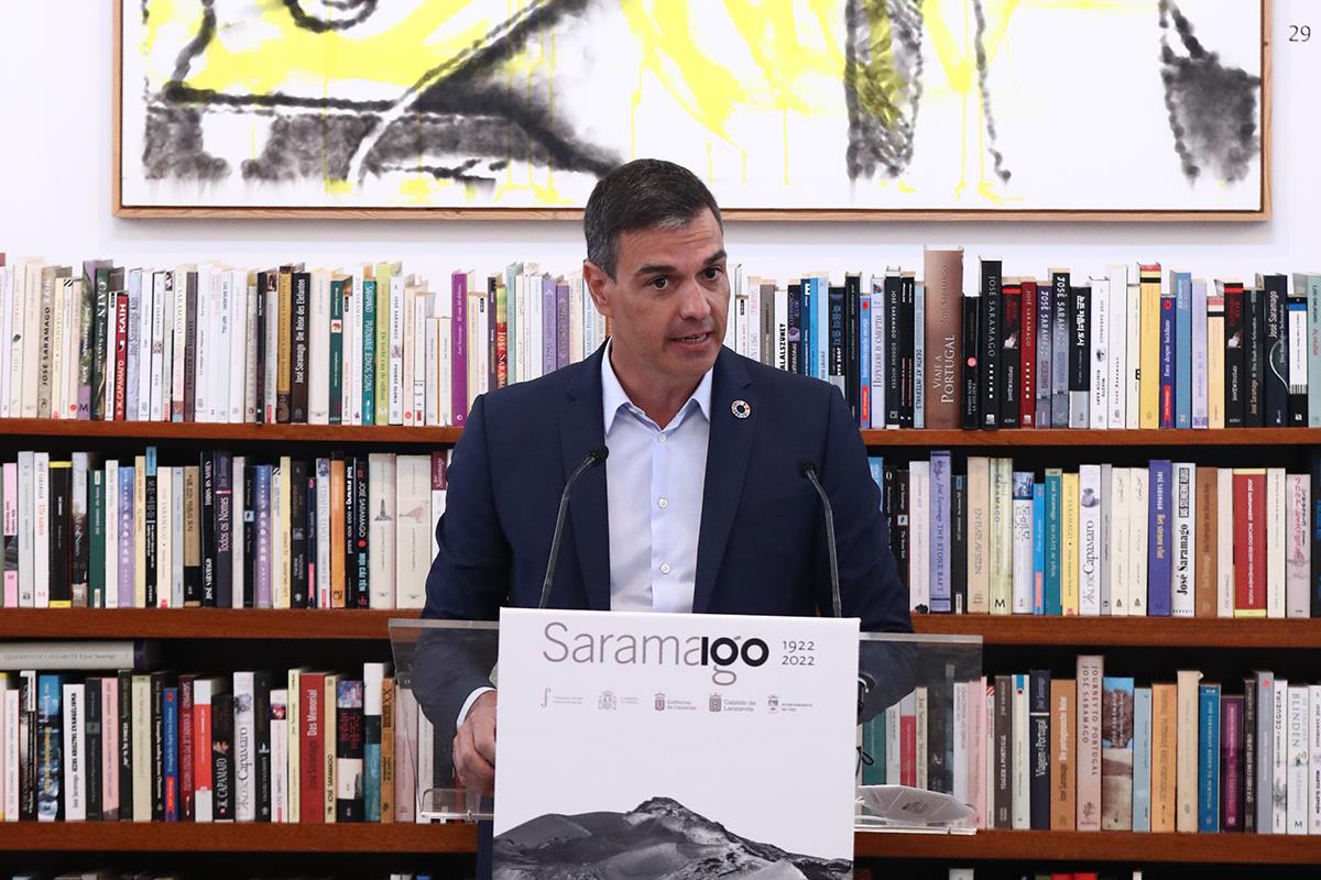 Pedro Sánchez durante su intervención en la casa museo de Saramago en Lanzarote